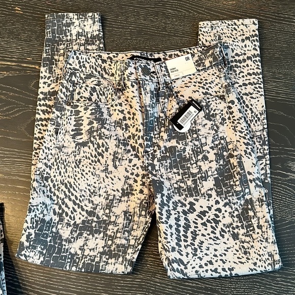 EXPRESS Stretch Skinny High Rise Snake Print Jeans, size 0 NWT - Picture 5 of 15